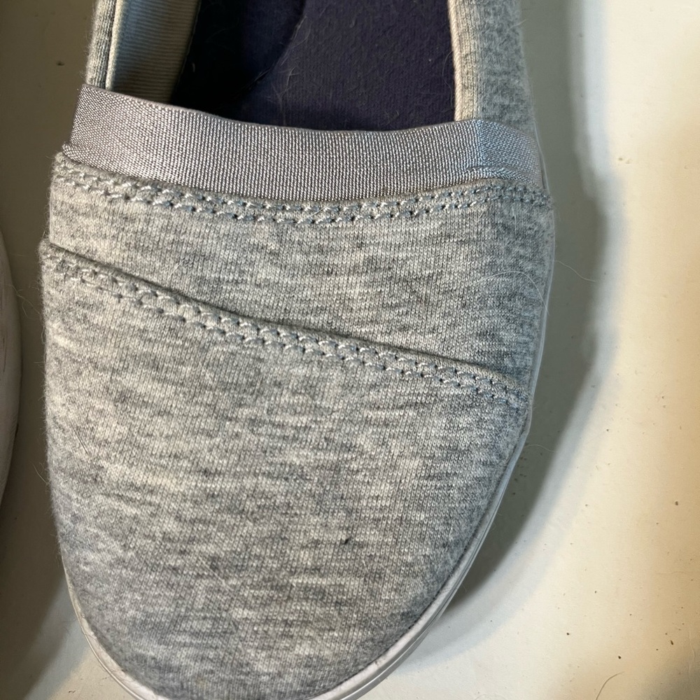 Keds Women's Gray Flats - Picture 2 of 3